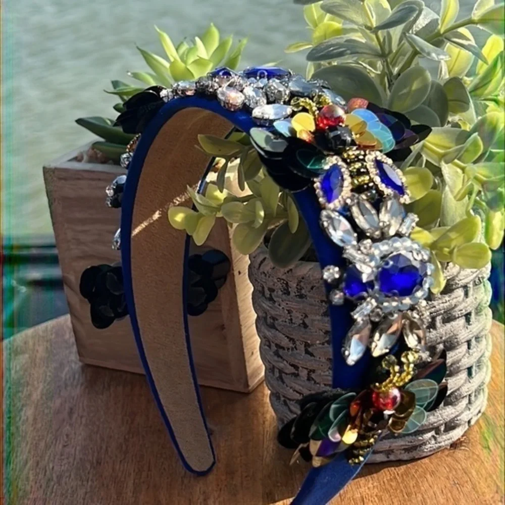 Rhinestone Tiara Headband - Picture 2 of 8